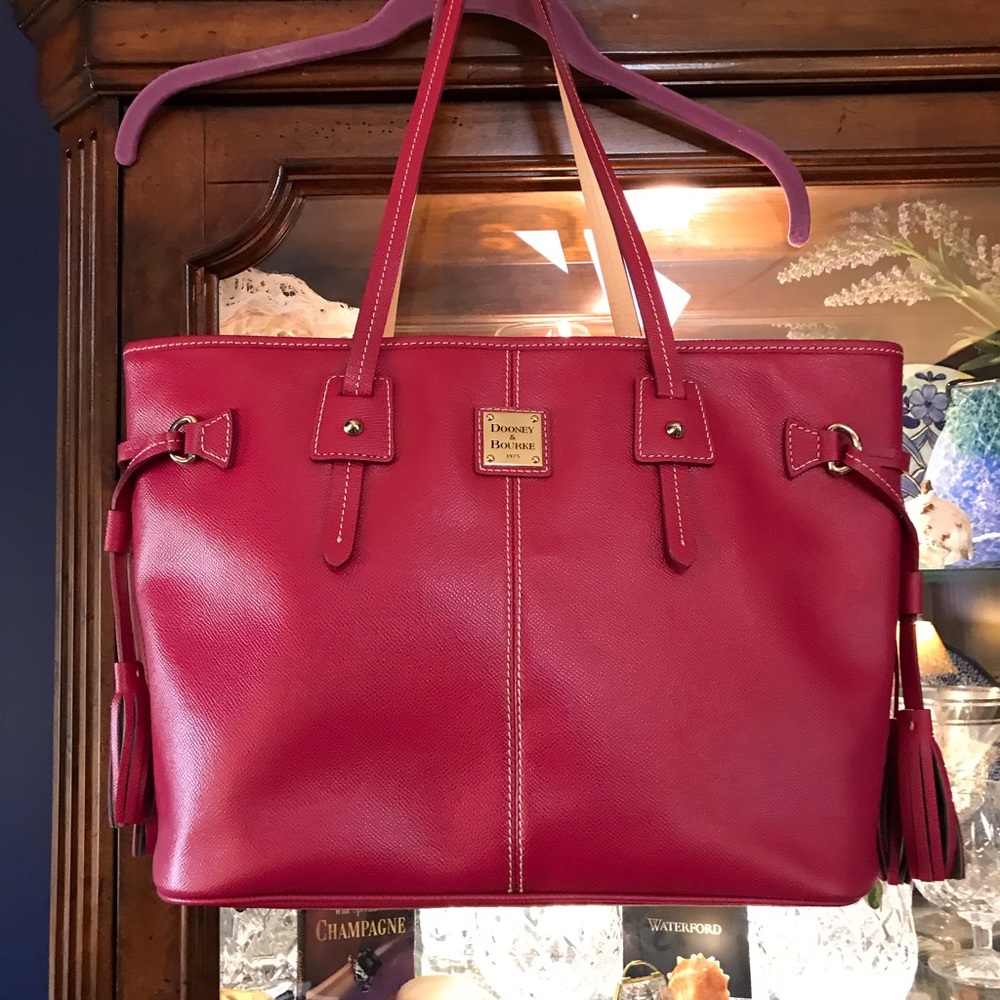 Donney bag stunning has tassels both sides